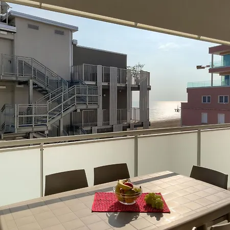 Chic Flat Just Steps From The Apartment Lignano Sabbiadoro
