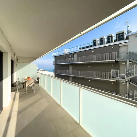 Chic Flat Just Steps From The *