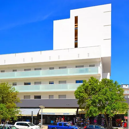 Chic Flat Just Steps From The Apartment Lignano Sabbiadoro