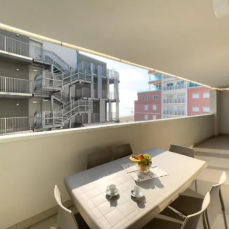 Chic Flat Just Steps From The *
