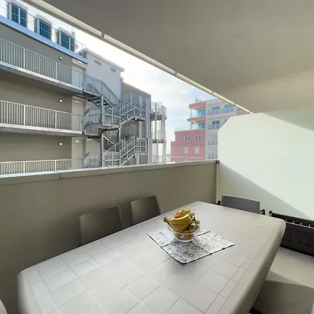 Chic Flat Just Steps From The Apartment Lignano Sabbiadoro
