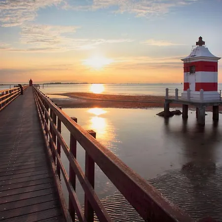 Chic Flat Just Steps From The Lignano Sabbiadoro